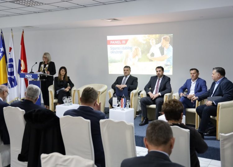 Čović: Nitko nikome ne može nešto dati ili uzeti, Izetbegovićev stav nije vrijedan komentara