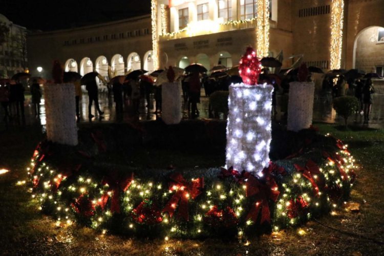 Paljenjem prve adventske svijeće počeo Advent u Mostaru