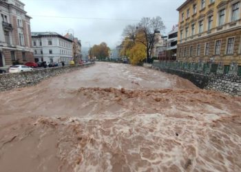 Izlile se Tilava, Željeznica i Bosna, poplavljeno 50 objekata na području Ilidže