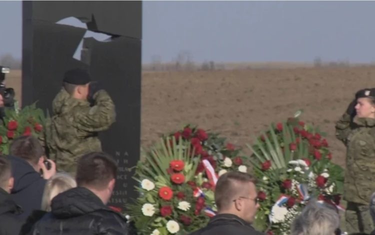 Vukovar: Odana počast žrtvama Ovčare