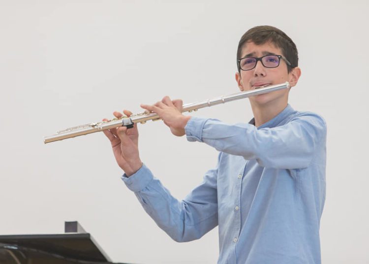 Učenik Glazbene škole Široki Brijeg Jakov Begić osvojio prvo mjesto na 7. Međunarodnom natjecanju Flauta Aurea!