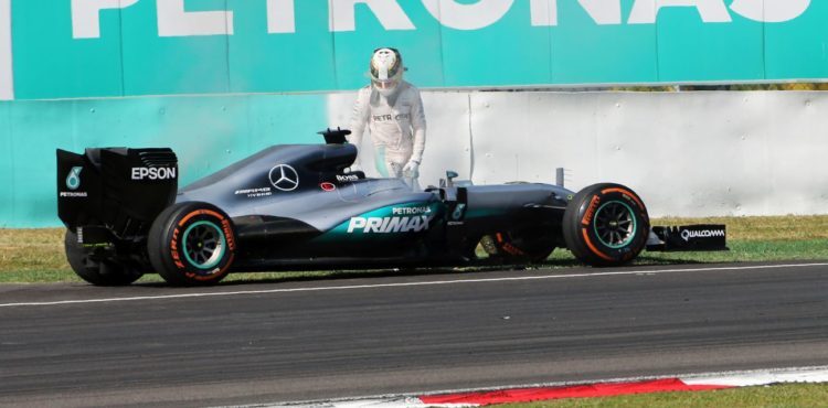 Lomi li se utrka za svjetskog prvaka? Hamilton kažnjen s pet mjesta na startu utrke u Brazilu