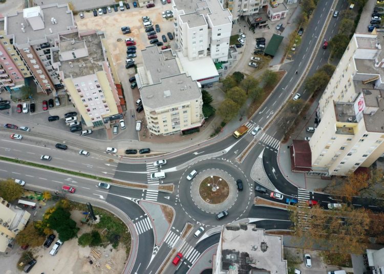 Mostar: Pogledajte iz zraka kružni tok na vrhu Avenije