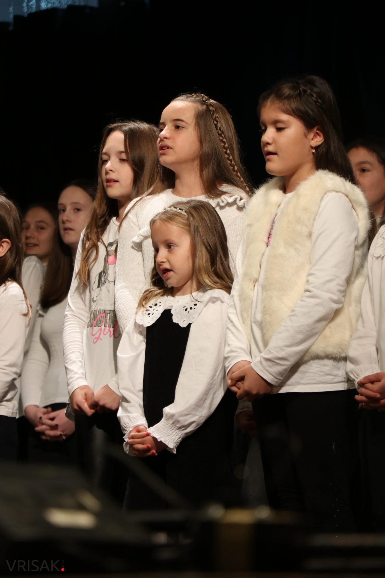 Održana Božićna priredba malih folkoraša u Širokom Brijegu