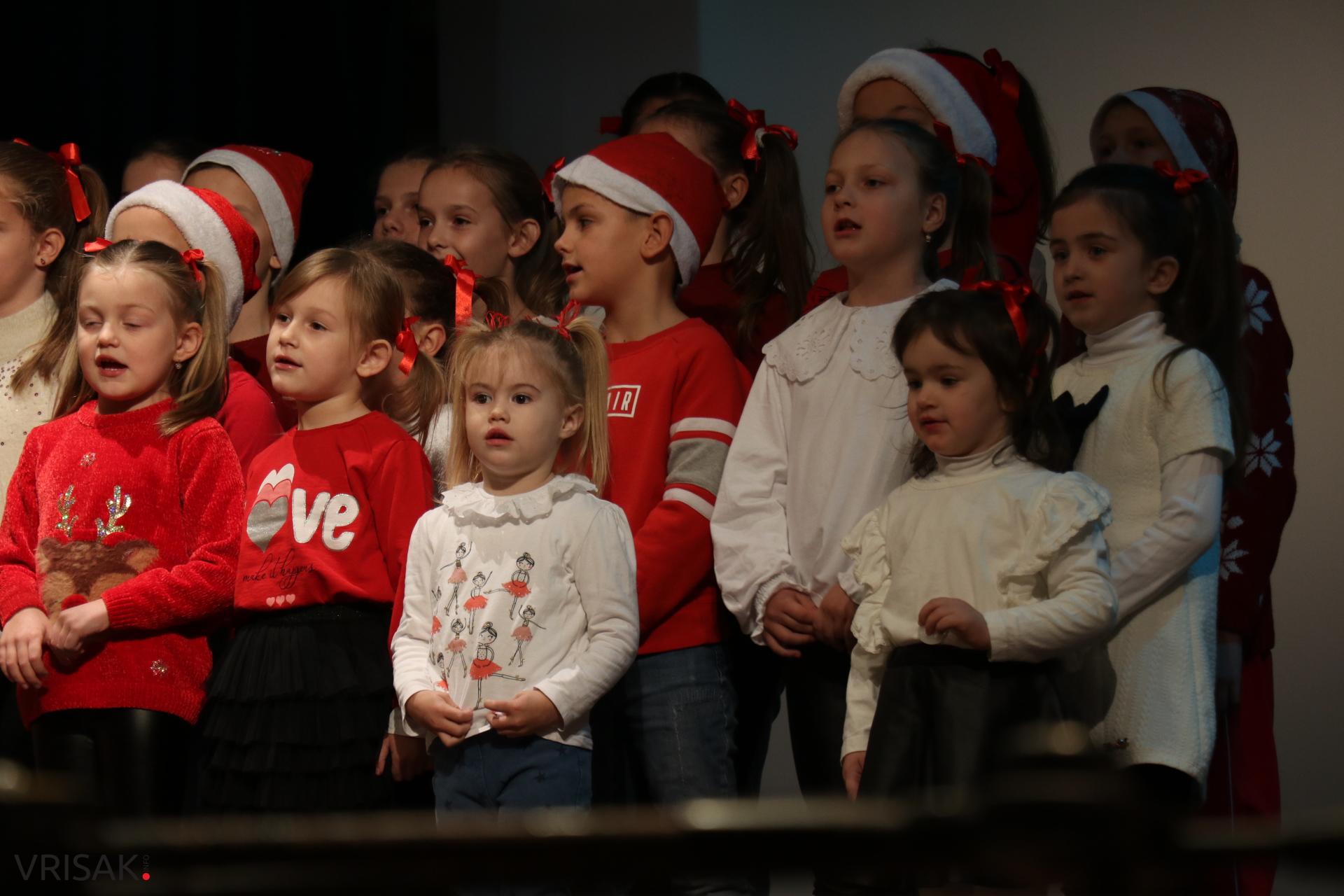 Održana Božićna priredba malih folkoraša u Širokom Brijegu