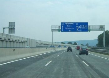 Bosanac prestigao policijsku patrolu u Austriji vozeći 237 km/h, uhićen nakon potjere