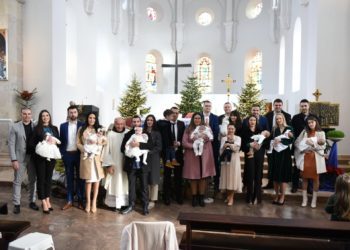 U crkvi Uznesenja BDM na Širokom Brijegu kršteno devetero djece