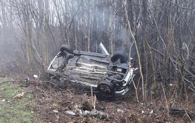 Teška prometna nesreća u Širokom Brijegu: Auto se prevrnulo na krov