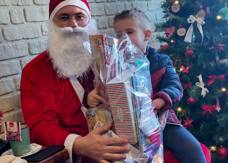 Pripadnici Granične policije BiH u akciji blagdanskog darivanja