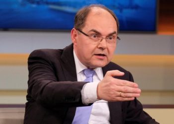 Schmidt pisao Parlamentu BiH: Preuzmite odgovornost i riješite pitanja državne i vojne imovine