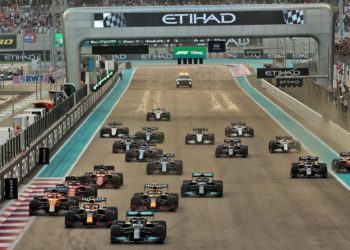 Dramatičan kraj sezone Formule 1:  Verstappen u zadnjem krugu pretekao Hamiltona i osvojio naslov prvaka