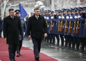 Plenković svečano dočekan ispred zgrade institucija BiH