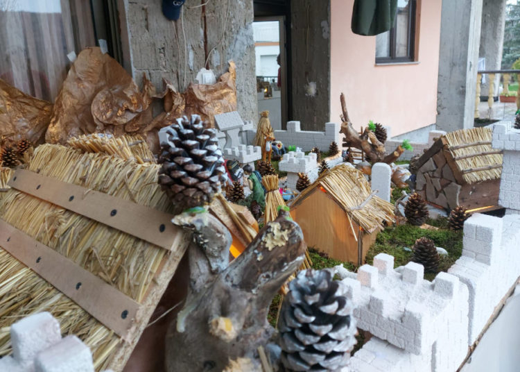 Sedmeročlana obitelj iz Širokog Brijega godinama radi prekrasne velebne jaslice