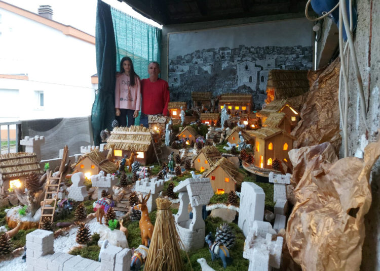 Sedmeročlana obitelj iz Širokog Brijega godinama radi prekrasne velebne jaslice