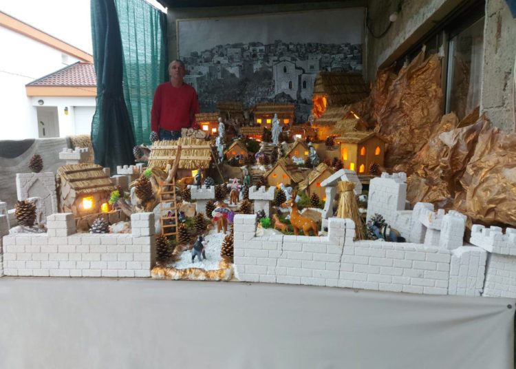 Sedmeročlana obitelj iz Širokog Brijega godinama radi prekrasne velebne jaslice