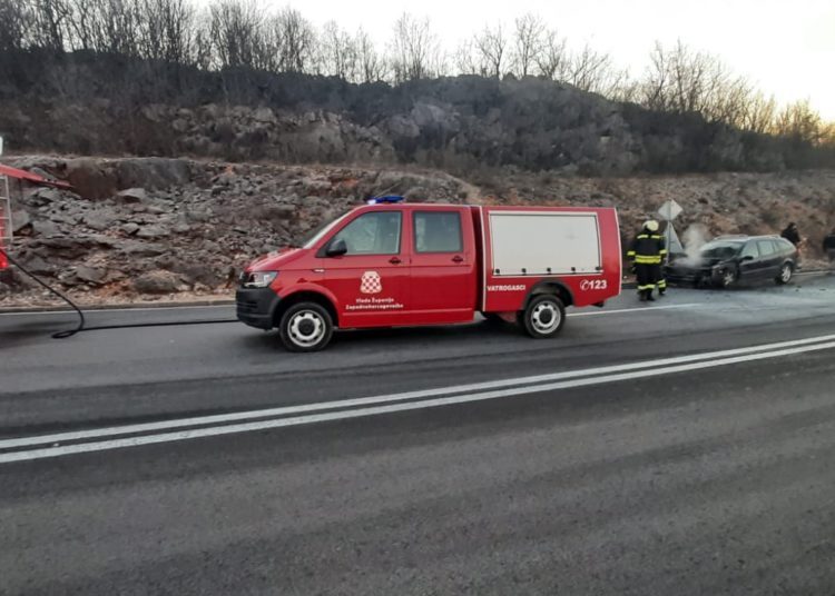 Automobil se zapalio u vožnji u Širokom Brijegu