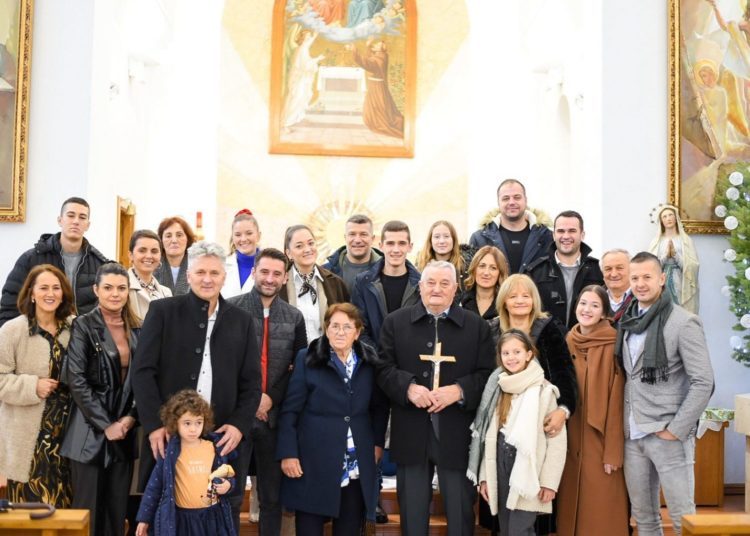 Posušje: Ana i Jozo Begić proslavili 60 godina braka