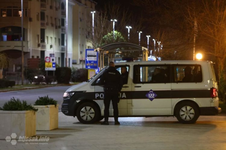 Mladić ozlijeđen u neredima u Mostaru, tri osobe lišene slobode