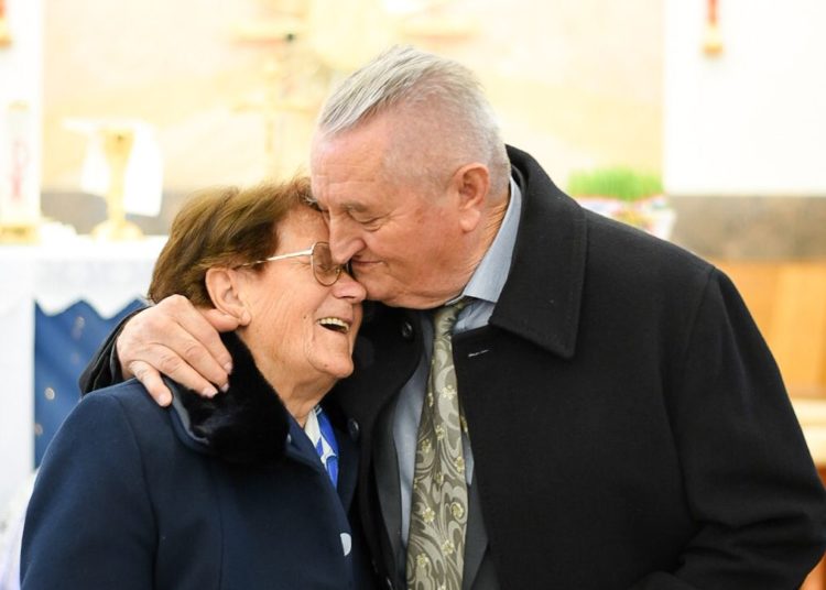 Posušje: Ana i Jozo Begić proslavili 60 godina braka