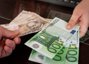 Hrvatska: Od ljeta cijene će biti istaknute i u kunama i u eurima