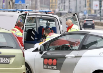 Pokušao prevariti bankarku u Sarajevu, pa se sam ozlijedio, odvezli ga i policija i hitna