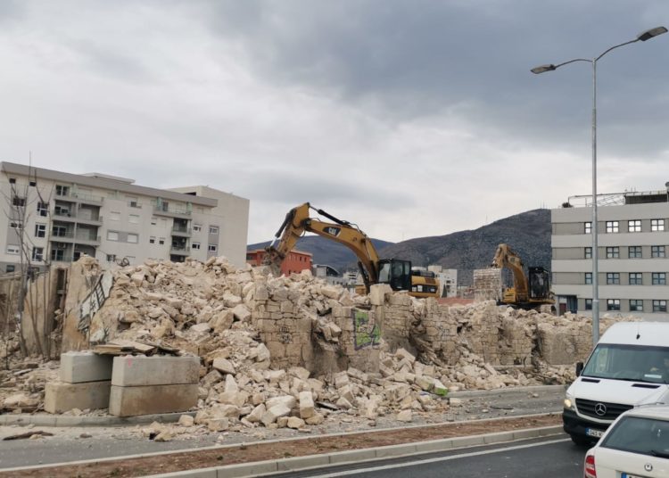 Mostar: Srušeni ostatci stare Željezničke stanice