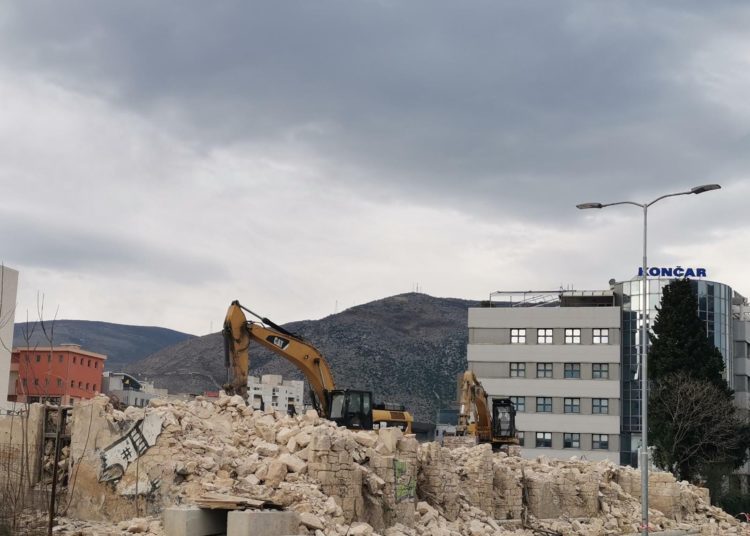 Mostar: Srušeni ostatci stare Željezničke stanice