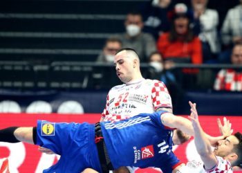 Hrvatska protiv Srbije bez Mandića i Srne