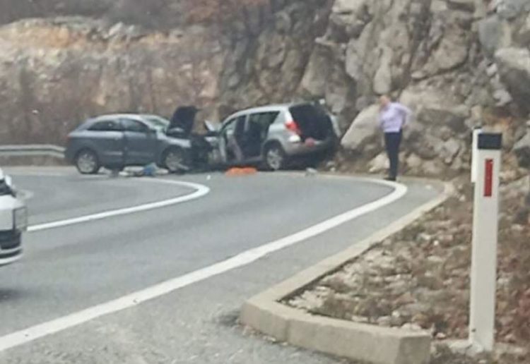 U teškoj prometnoj nesreći jedna osoba poginula na Vraniću