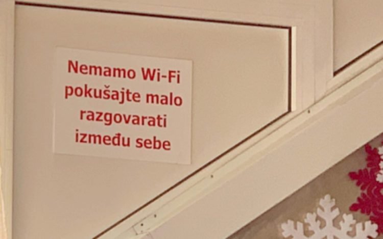 Odlična poruka kafića u BiH: Nemamo WiFi, pokušajte malo razgovarati