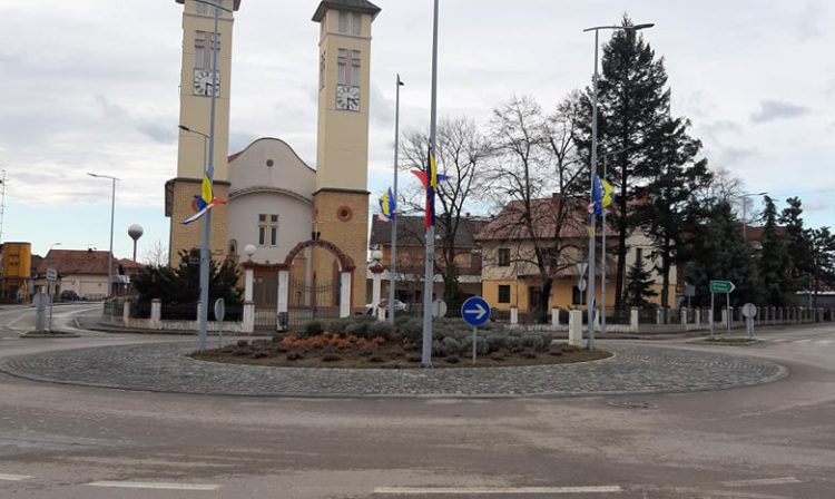 Za dan Općine ujutro postavili zastave Herceg-Bosne, poslijepodne uklonjene