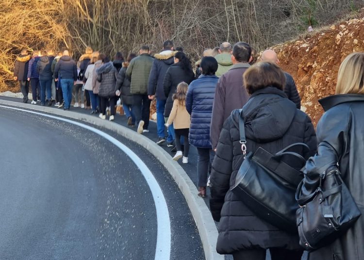 Molitvenim hodom Mokrani odali počast pobijenim franjevcima