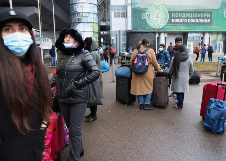 Hrvat iz Ukrajine: ‘Napad je i na zapadu, ljudi podižu novac, toče gorivo i bježe u Poljsku’