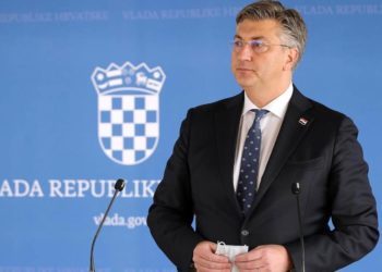 Premijer Plenković razriješio ministra Horvata