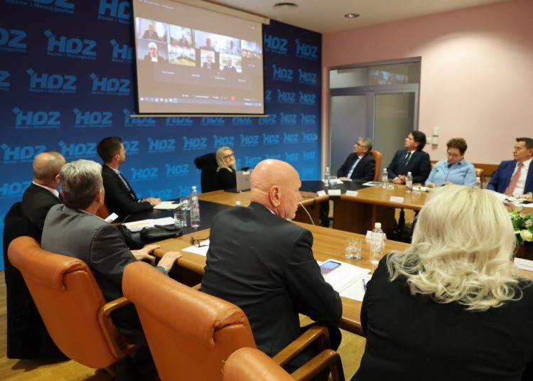 Sjednica Predsjedništva HDZ-a BiH i HDZ-a RH: Uvjeti za Opće izbore ne postoje, tračak prostora za konačan dogovor bit će jasan nakon četvrtka