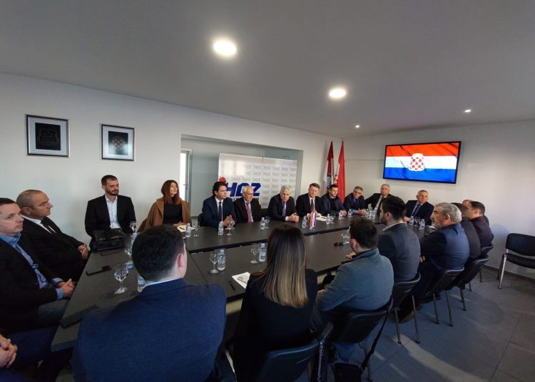 Čović u radnoj posjeti Županijskom odboru HDZ-a BiH Županije Zapadnohercegovačke