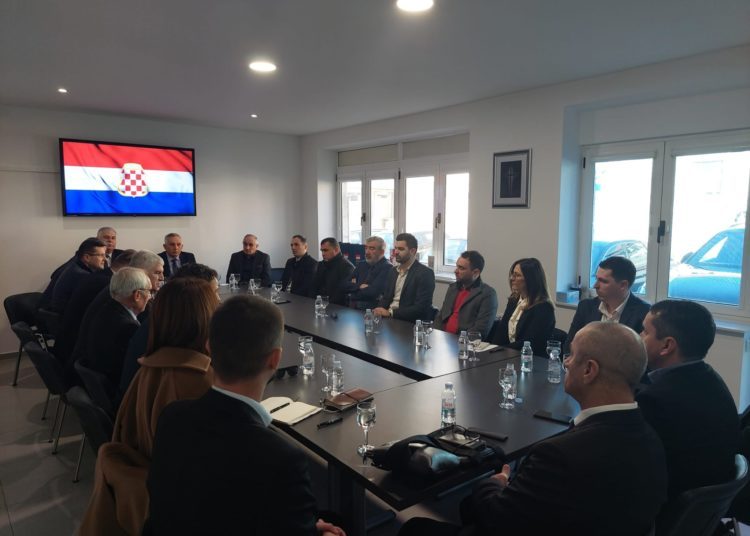 Čović u radnoj posjeti Županijskom odboru HDZ-a BiH Županije Zapadnohercegovačke