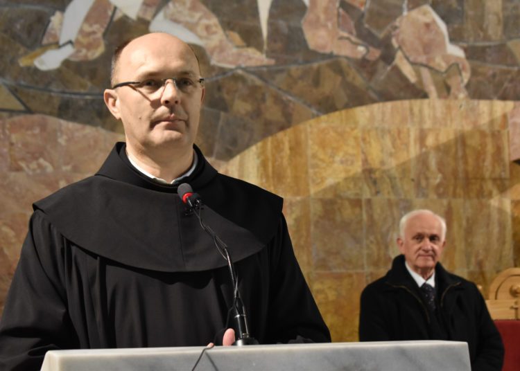 Mnoštvo vjernika na trodnevnom seminaru u Kočerinu