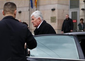 Lideri bez izjava, razgovori o izbornoj reformi nastavljaju se ujutro