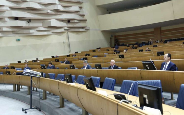 Na prijedlog zastupnika HDZ BiH usvojeno povećanje plaća vojnicima, policijskim i državnim službenicima