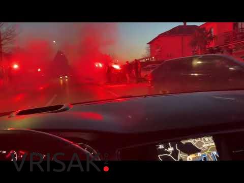 Poskoci na Trnu priredili vatreni doček igračima Posušja