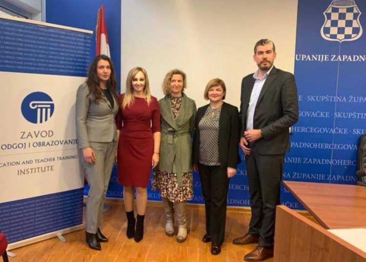 Prezentacija u ŽZH: Procjena digitalne zrelosti škola