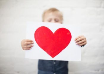 Odvojite minutu i pročitajte apel: Pomozimo malenoj Ivi iz Mostara!