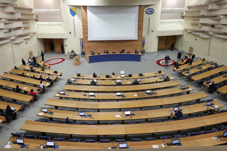 Smanjuje se PDV na hranu, a povećava na luksuz