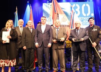 FOTO/VIDEO Milanović odlikovao Zborna područja HVO-a i posthumno generala Lozančića