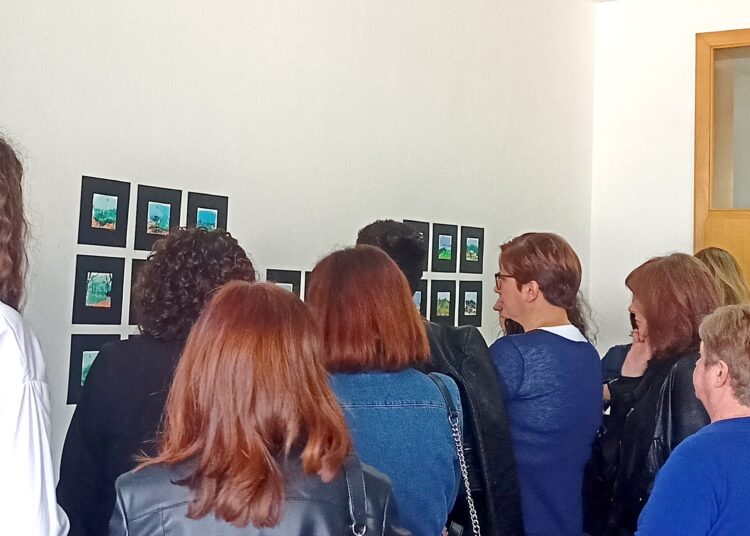 Otvorenje izložbe mr. Arsa sacra Kristine Ćavar i odabranih dječijih radova Prve osnovne škole