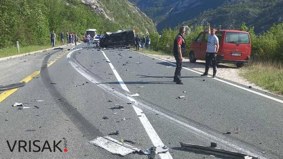 Cisterna sletjela u Neretvu