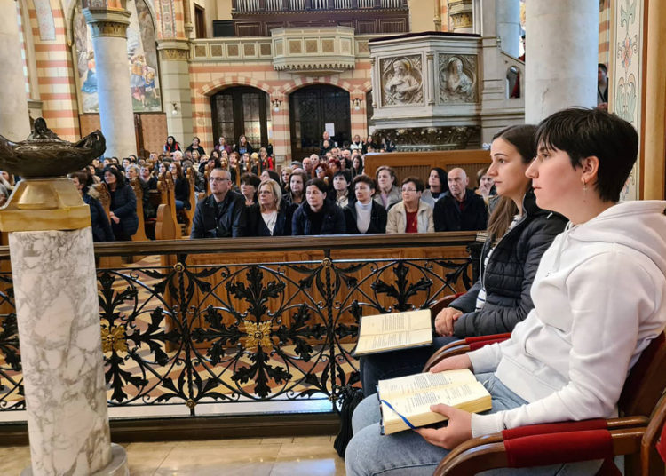 Mnoštvo Kočerinjana hodočastilo u Bosnu, kardinal Puljić oduševljen