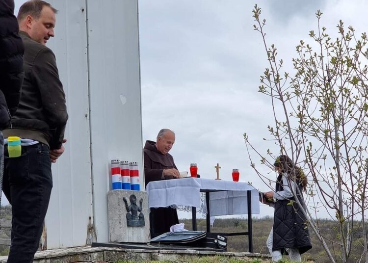 U Mokrom održana pobožnost Puta križa uz Gradinu