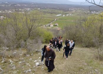 U Mokrom održana pobožnost Puta križa uz Gradinu